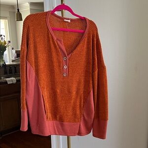 BiBi Rust Orange and Dusty Rose Two-Tone Waffle Henley Sweatshirt